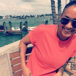 Meet your Posher, Maya